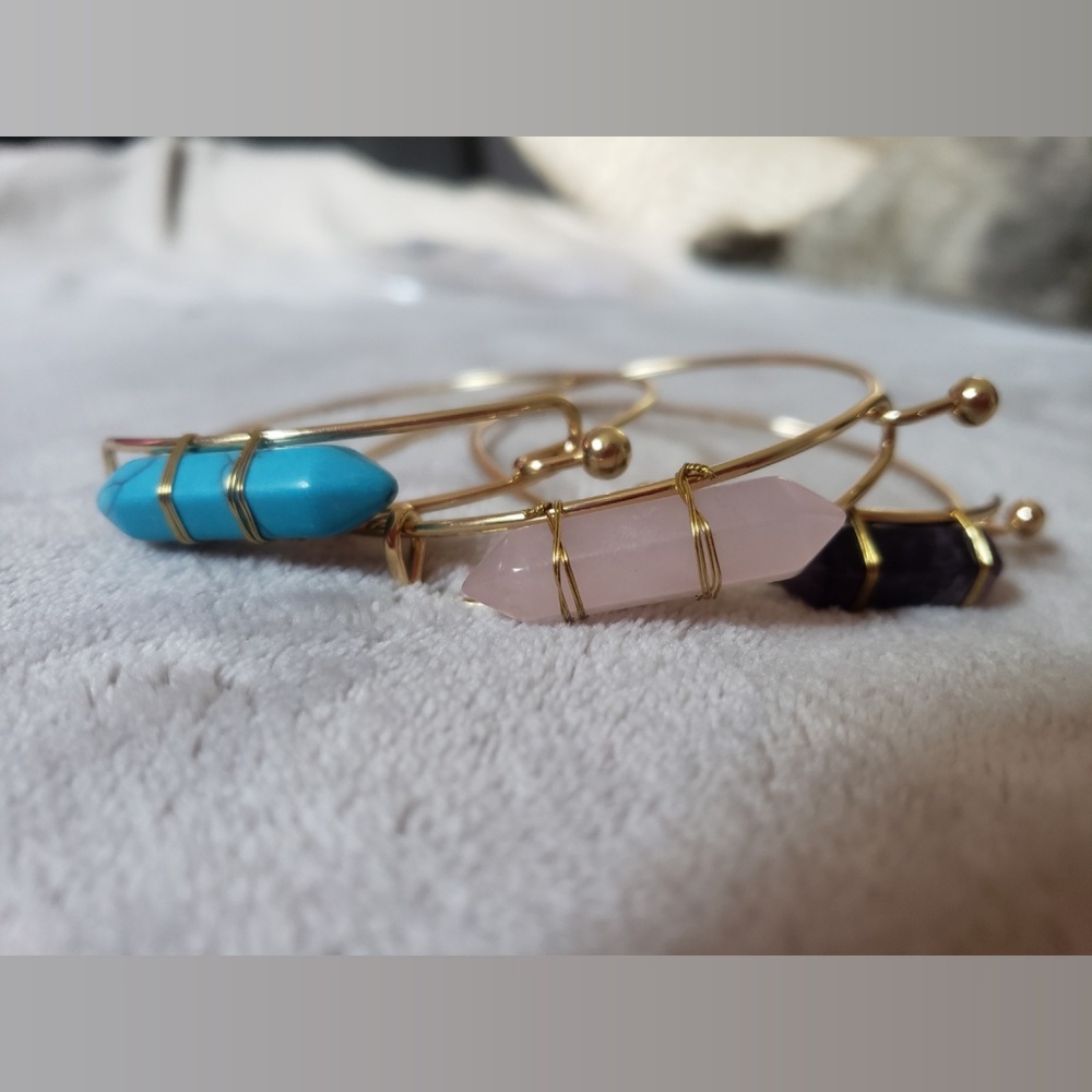 BRAND NEW Raw Stone Style Gold Tone Bangle